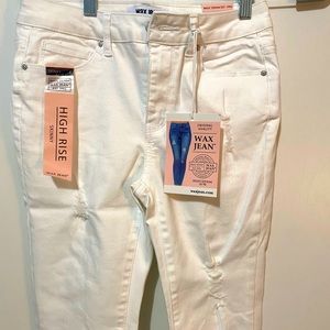 Jeans, NEW, size 3. Never worn , fit was small for me.